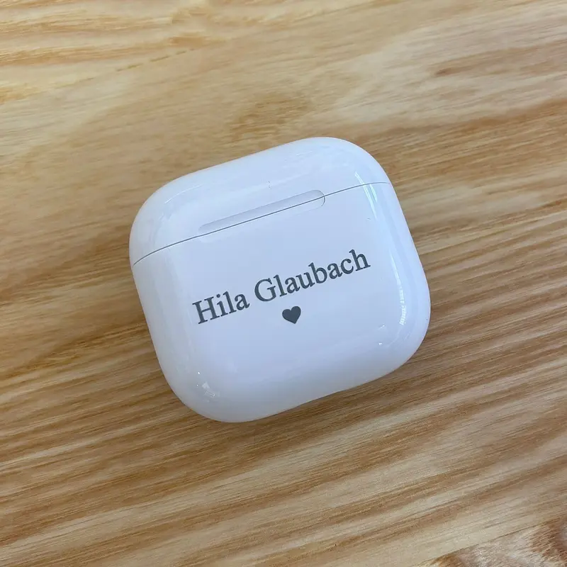 חריטה על איירפודס