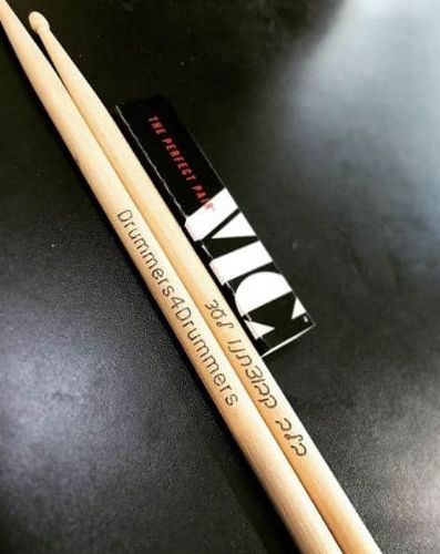 מקלות תופים + חריטה שחורה