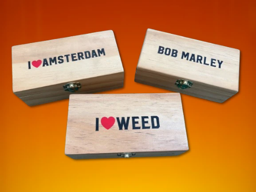 קופסת אחסון לטבק עם חריטה אישית - דגם אביב