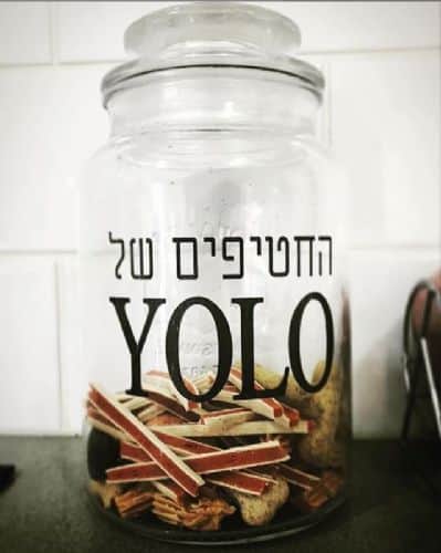 חריטה על צנצנת זכוכית